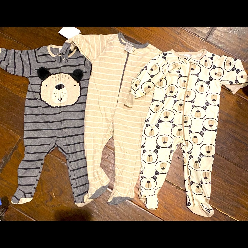 0-3 long sleeve footed sleepers 3 or